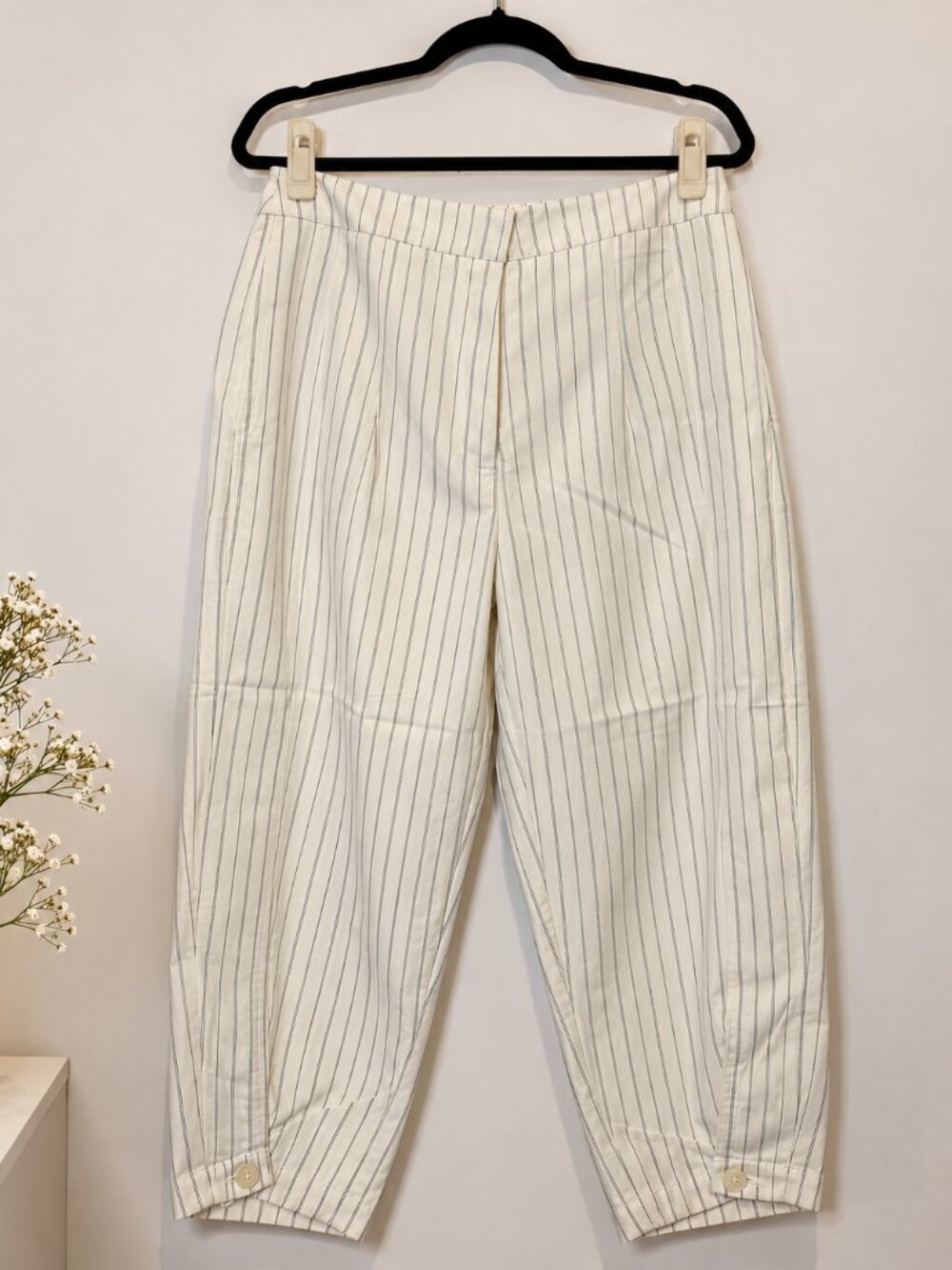 ASOS DESIGN Petite Pinstripe Tapered Pants US 8 Cream